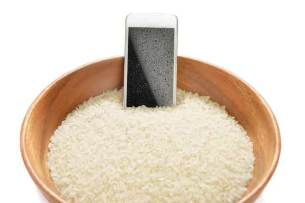 Dùng Gạo để Hút ẩm