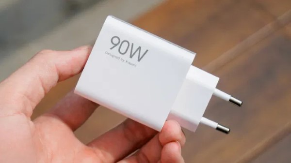 Xiaomi 15 Pro  hỗ trợ sạc công suất 90W.