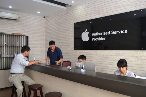Hãy mang iPhone đến trung tâm bảo hành Apple